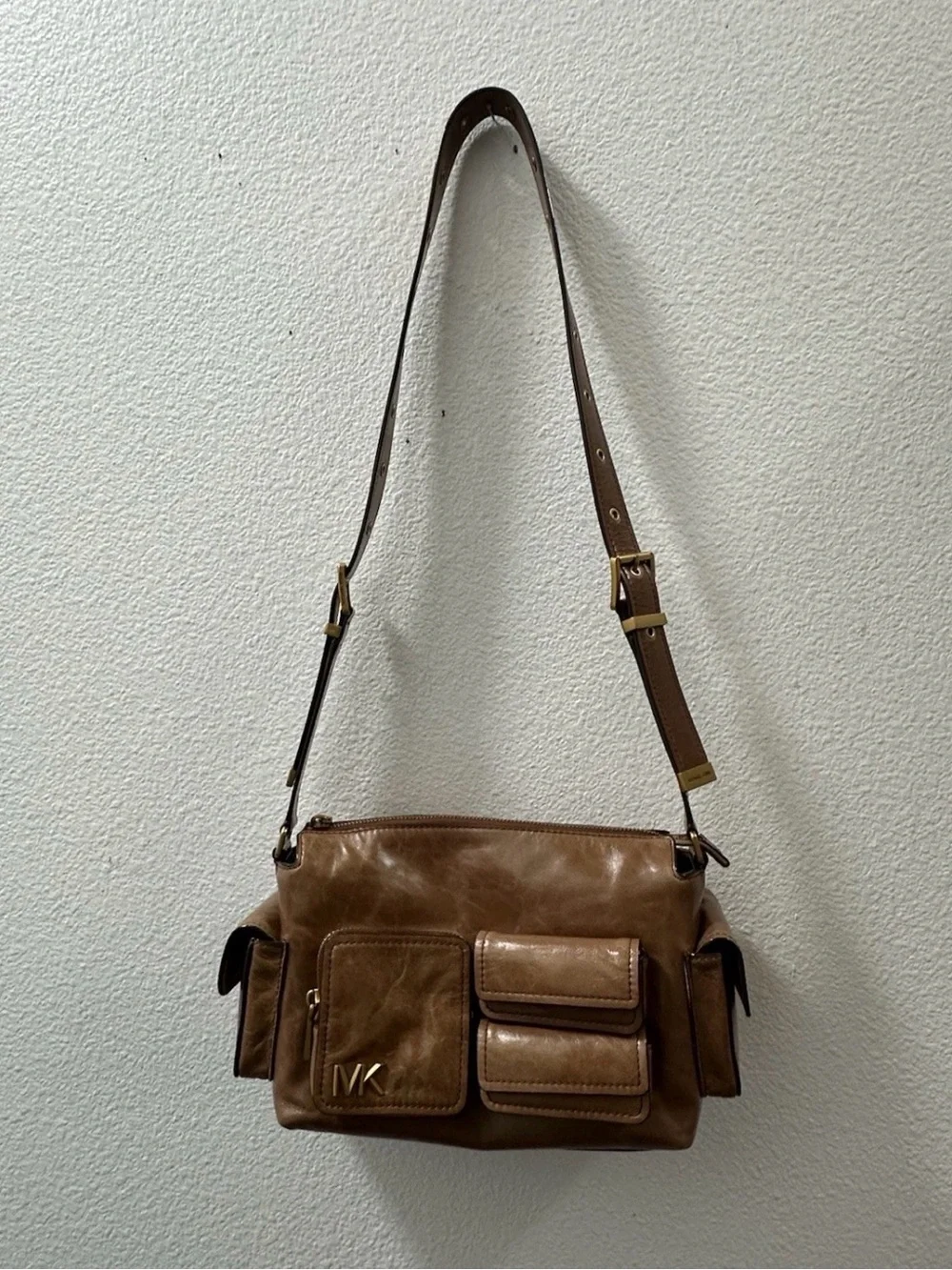 Michael Kors Dakota Medium Pocket Leather Shoulder Bag Unused ( Tag Inside )